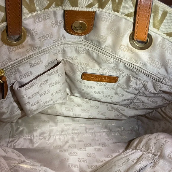 Michael Kors Signature Beige & Tan Logo Shoulder Bag - Picture 5 of 7